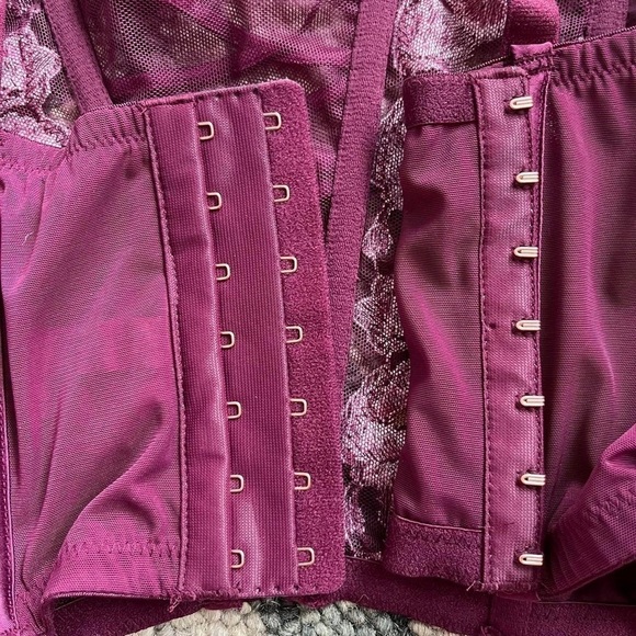 Victoria’s Secret burgundy floral embroidered unlined corset top - Picture 7 of 7